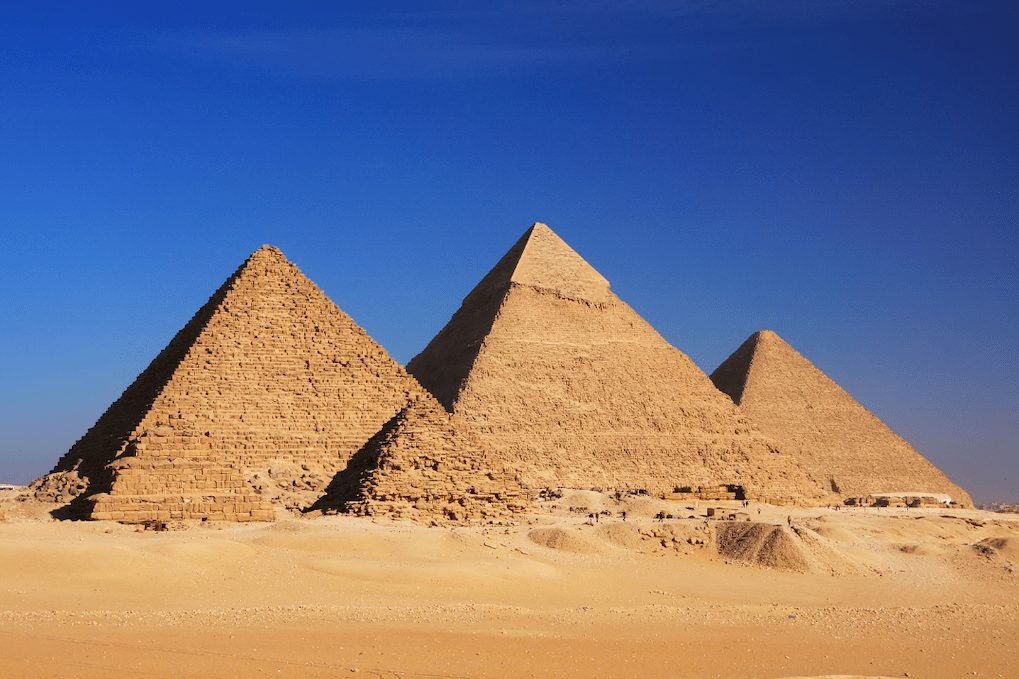pyramides gizeh merveilles du monde antique