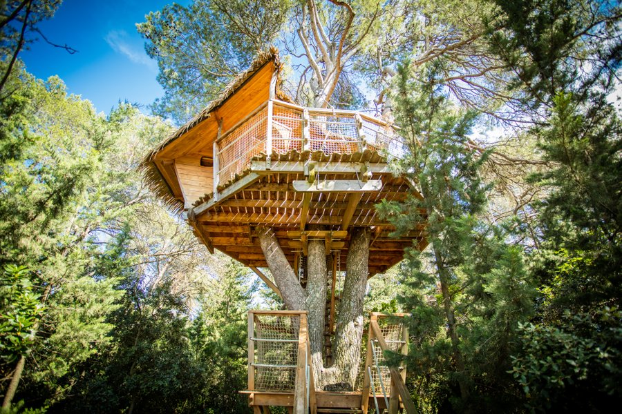 cabane arbre hebergment insolite occitanie