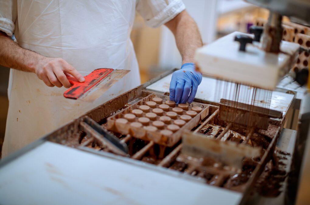 Atelier fabrication de chocolat, Bruges