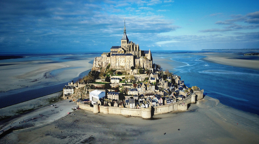 mont saint michel chateau